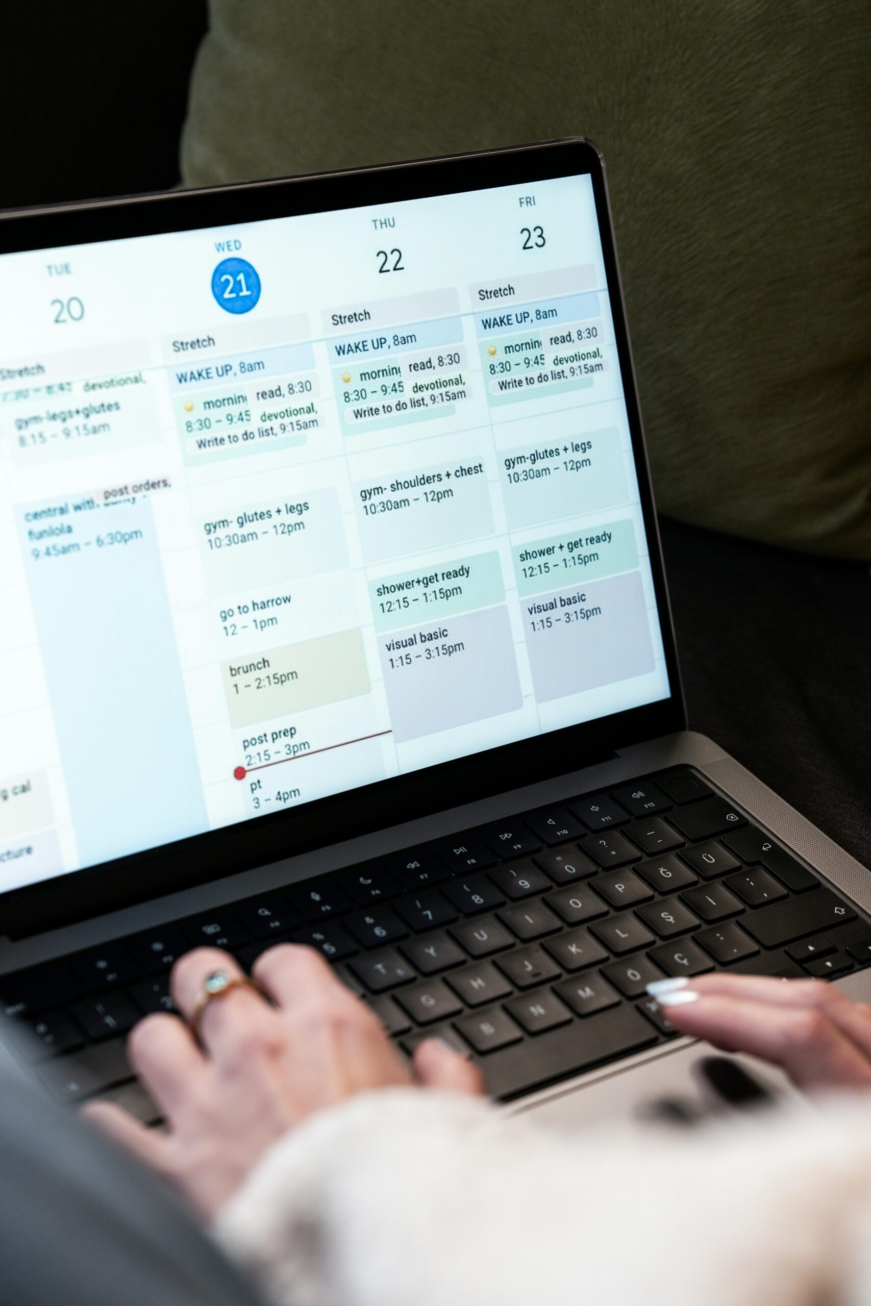 Job seeker managing daily schedule and time planning for better career opportunities