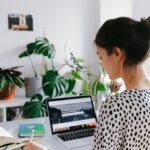 Beginner freelancer learning from challenges while building an online freelance career from home